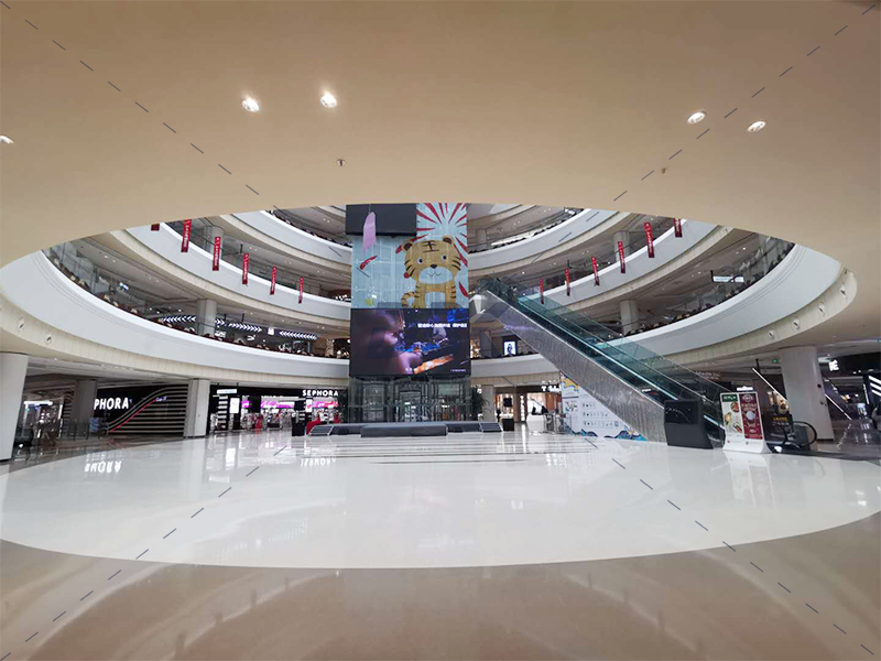 南昌王府井-一楼-中庭 180.1.png