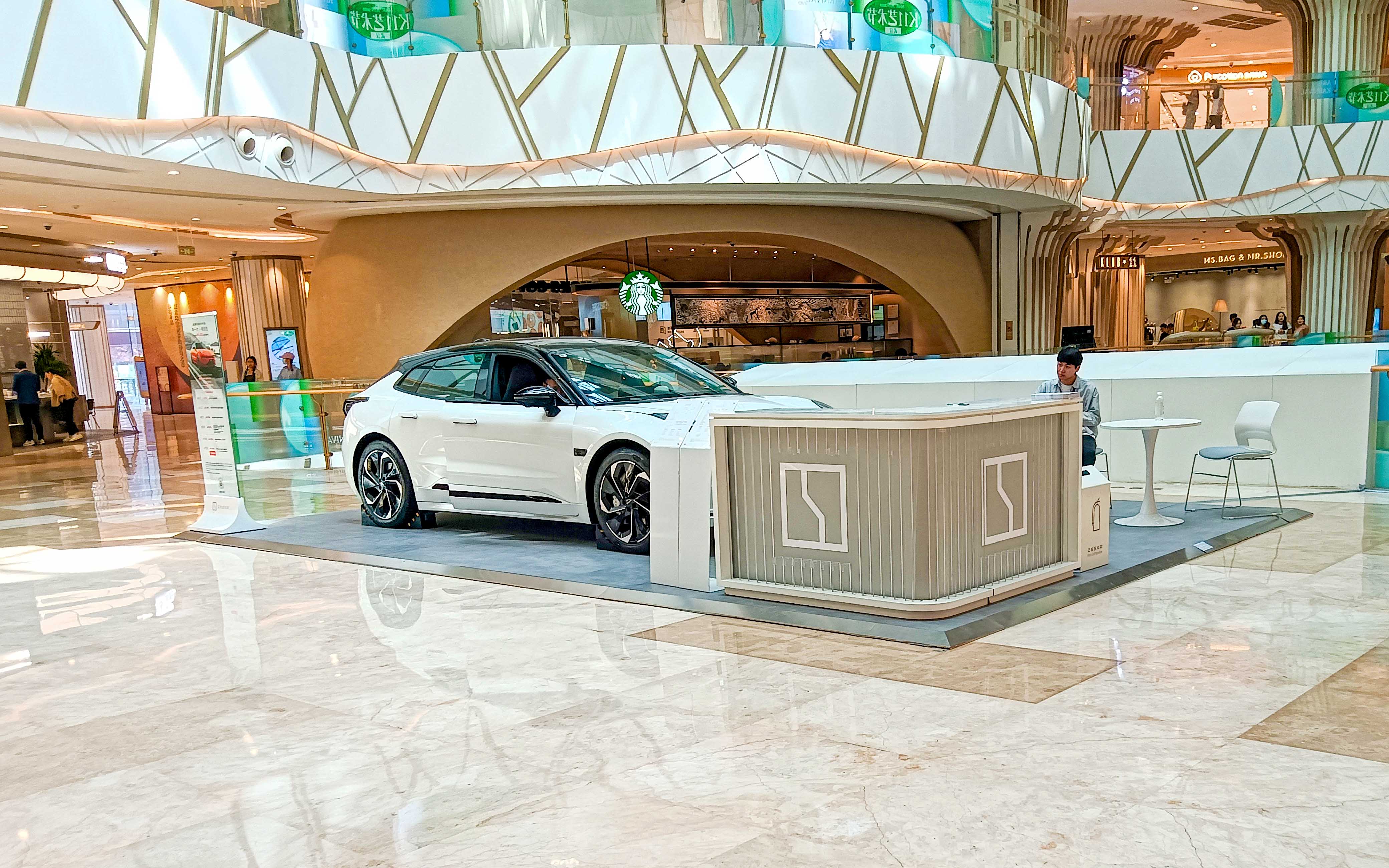极氪汽车  X  武汉K11  
